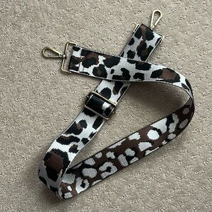 Charleston Wrap Bags, New adjustable crossbody strap, animal print